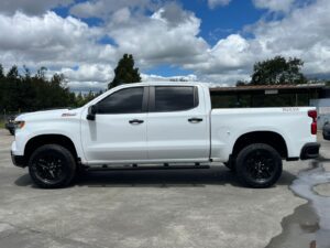 NJP324 SILVERADO Z71 AT 2024