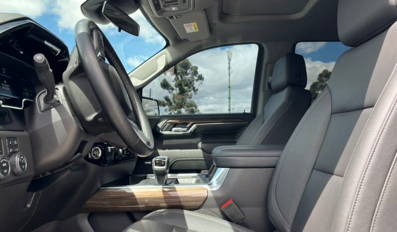 NJP324 SILVERADO Z71 AT 2024 lleno