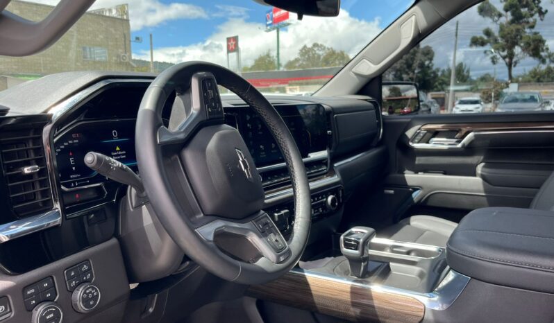 NJP324 SILVERADO Z71 AT 2024 lleno