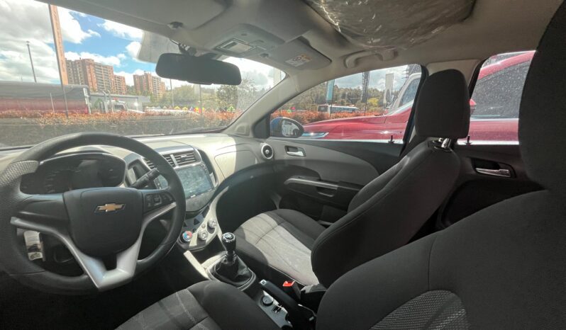 DZT024 SONIC 4P 1.6 MT LT C/A 2018 lleno