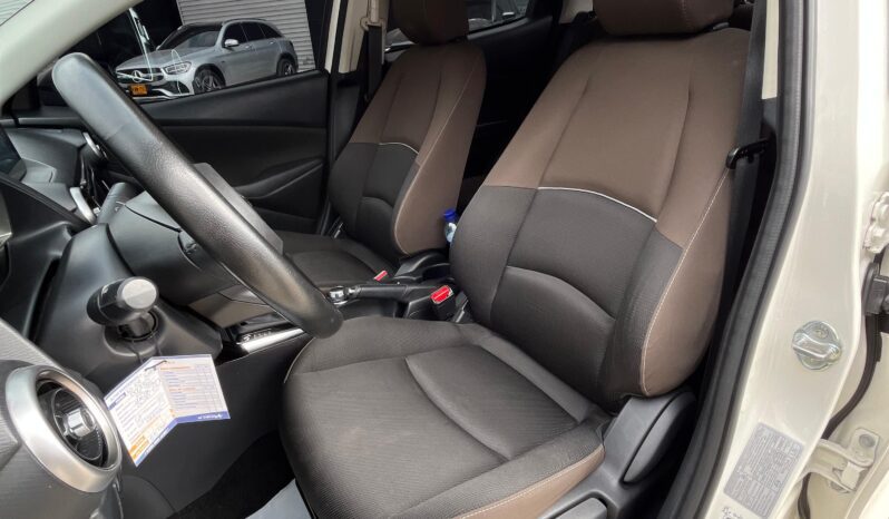 LYY540 MAZDA 2 SEDAN MODELO: 2023 lleno