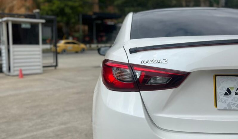 LYY540 MAZDA 2 SEDAN MODELO: 2023 lleno