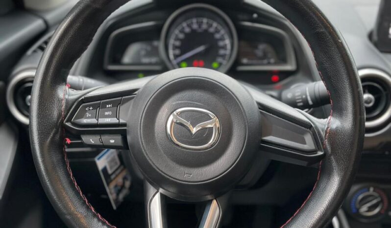 LYY540 MAZDA 2 SEDAN MODELO: 2023 lleno
