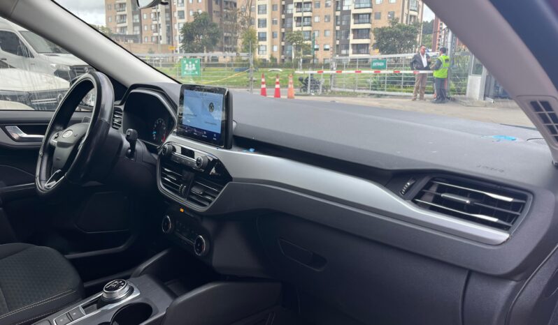 LNQ487 FORD ESCAPE SE 2023 lleno