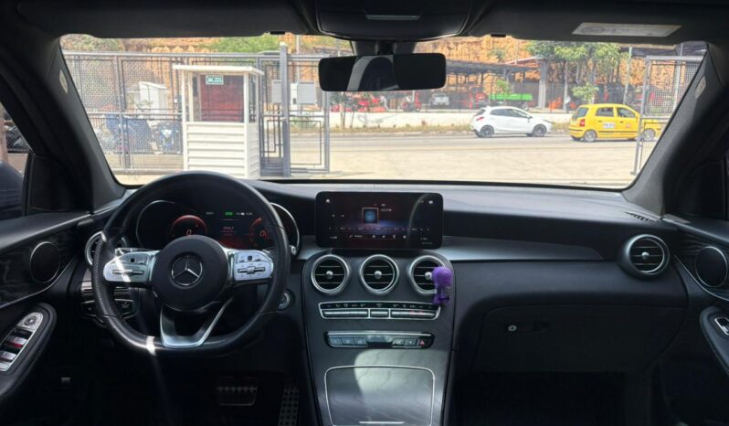 KMW255 GLC 300 E 4MATIC MODELO: 2022 lleno