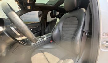 KMW255 GLC 300 E 4MATIC MODELO: 2022 lleno