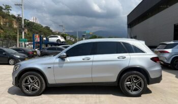 KMW255 GLC 300 E 4MATIC MODELO: 2022 lleno