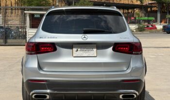 KMW255 GLC 300 E 4MATIC MODELO: 2022 lleno