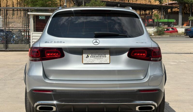 KMW255 GLC 300 E 4MATIC MODELO: 2022 lleno
