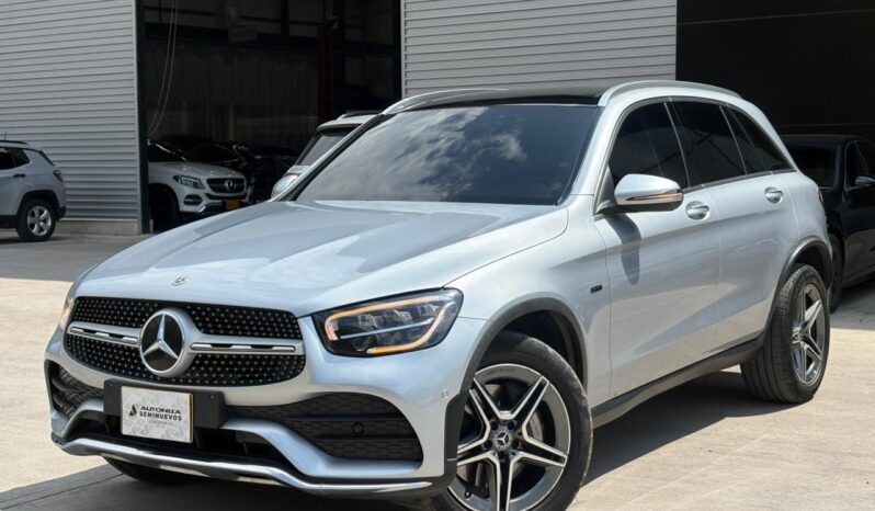 KMW255 GLC 300 E 4MATIC MODELO: 2022 lleno