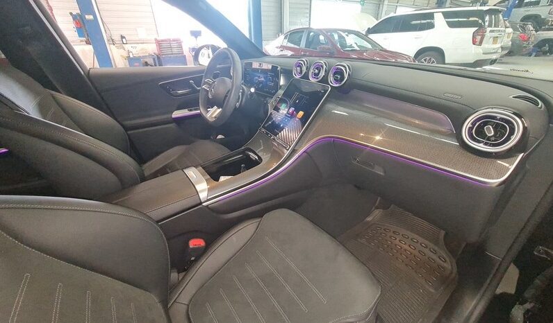 PBU439 GLC 300 4MATIC MODELO: 2025 lleno
