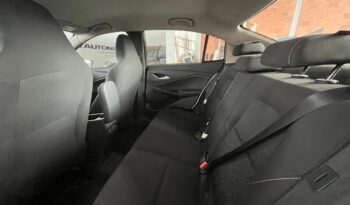 HPW071 CHEVROLET ONIX LTZ TURBO AC 1.0 4P 4X2 AT MODELO: 2022 lleno