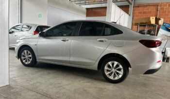 HPW071 CHEVROLET ONIX LTZ TURBO AC 1.0 4P 4X2 AT MODELO: 2022 lleno