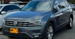 FPQ370 Volkswagen Tiguan Allspace Comfortline 2.0 Tsi 4motion MODELO: 2019