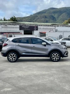 LOP329 Renault Captur 1.3T Intens Cvt