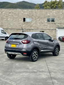 LOP329 Renault Captur 1.3T Intens Cvt