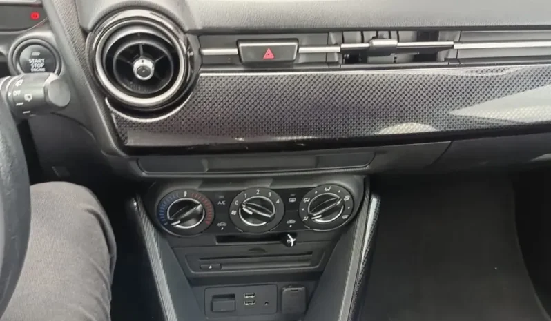 JLX233 Mazda 2 Prime Hatchback Mt lleno