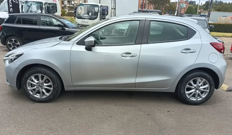 JLX233 Mazda 2 Prime Hatchback Mt lleno