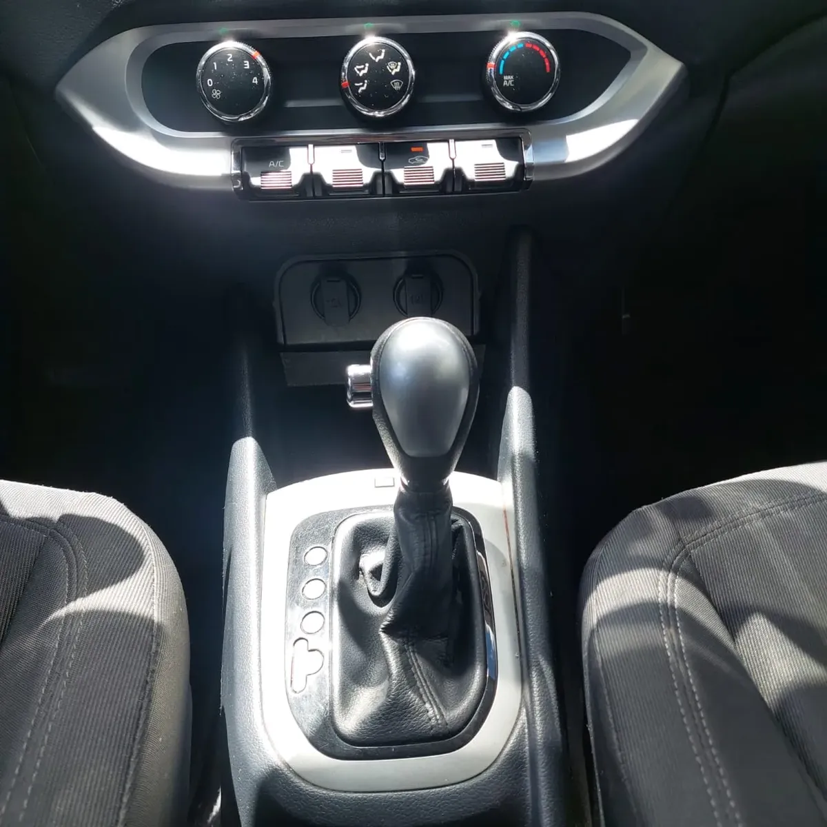 IXW996 KIA RIO SPICE R 1.4 2017
