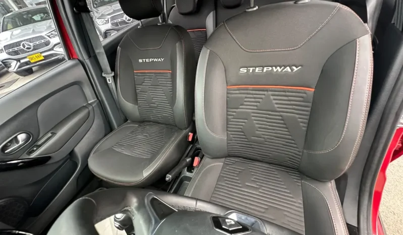 JXY018 Renault Stepway 1.6 Intense Automática 2022 lleno