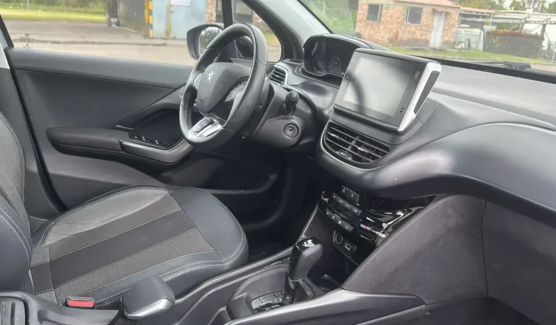 KTV015 Peugeot 2008 1.2 Active At lleno