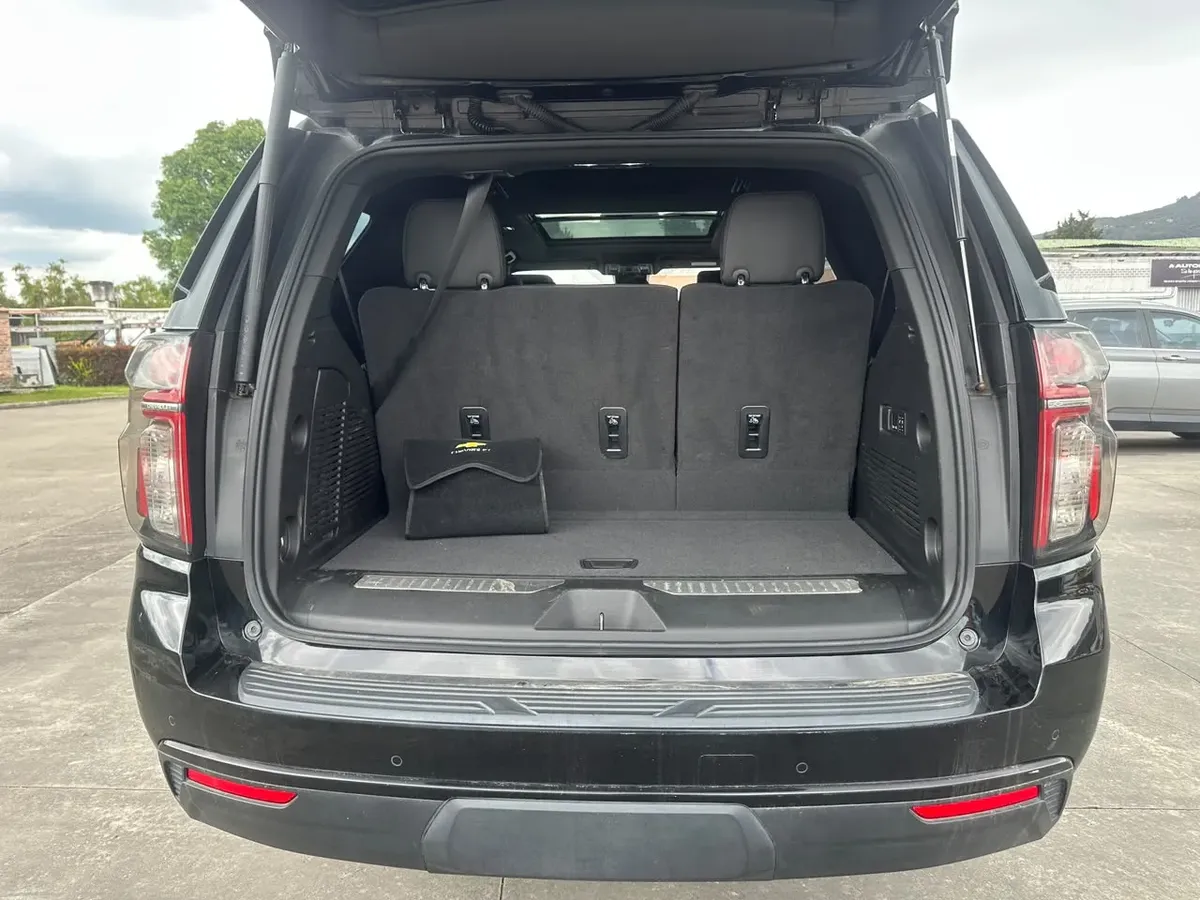 LNK294 CHEVROLET TAHOE 5.3 V8 Z71 4WD AT 2023