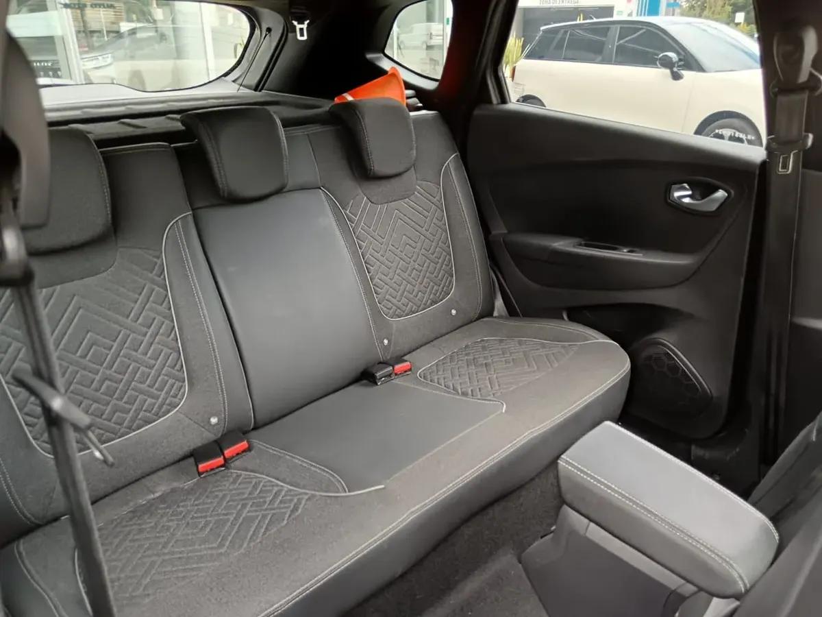 LOP329 RENAULT CAPTUR INTENS 2.0 2024