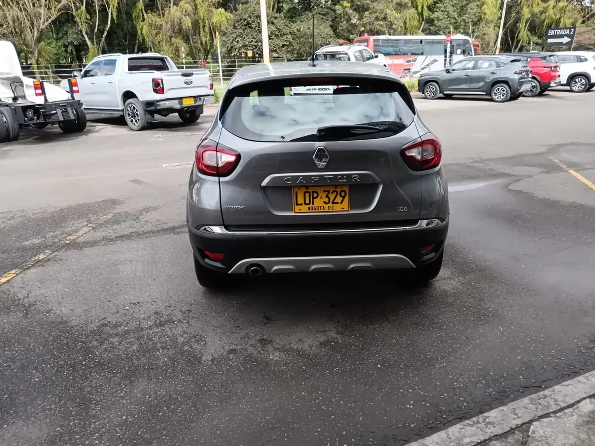 LOP329 RENAULT CAPTUR INTENS 2.0 2024