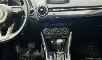 LOP997 Mazda 2 Sedan 1.5 Touring At lleno