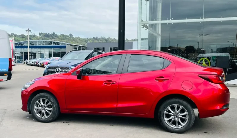 LOP997 Mazda 2 Sedan 1.5 Touring At lleno