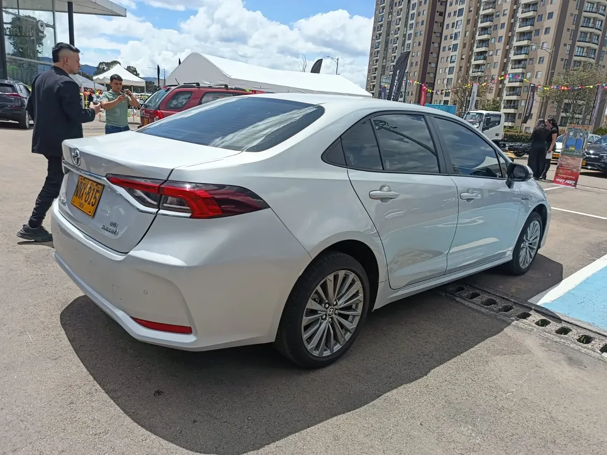 NNX815 TOYOTA COROLLA 1.8 HEV XEI 2024